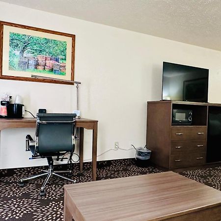 Wenatchee Inn Bagian luar foto