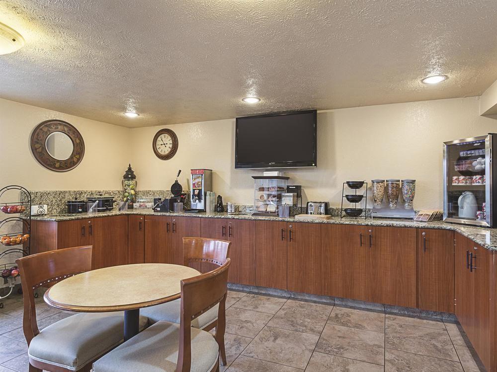 Wenatchee Inn Bagian luar foto