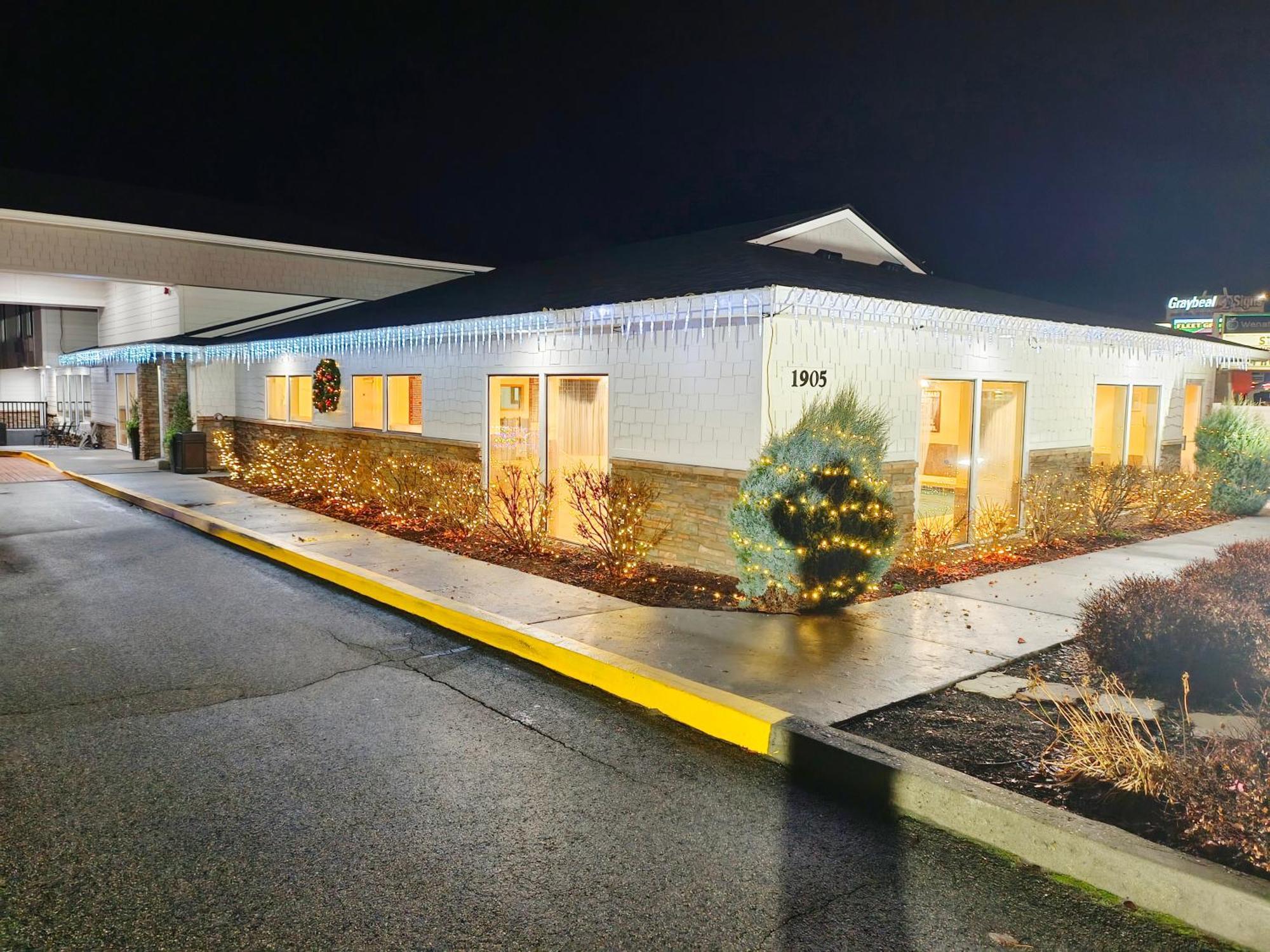 Wenatchee Inn Bagian luar foto