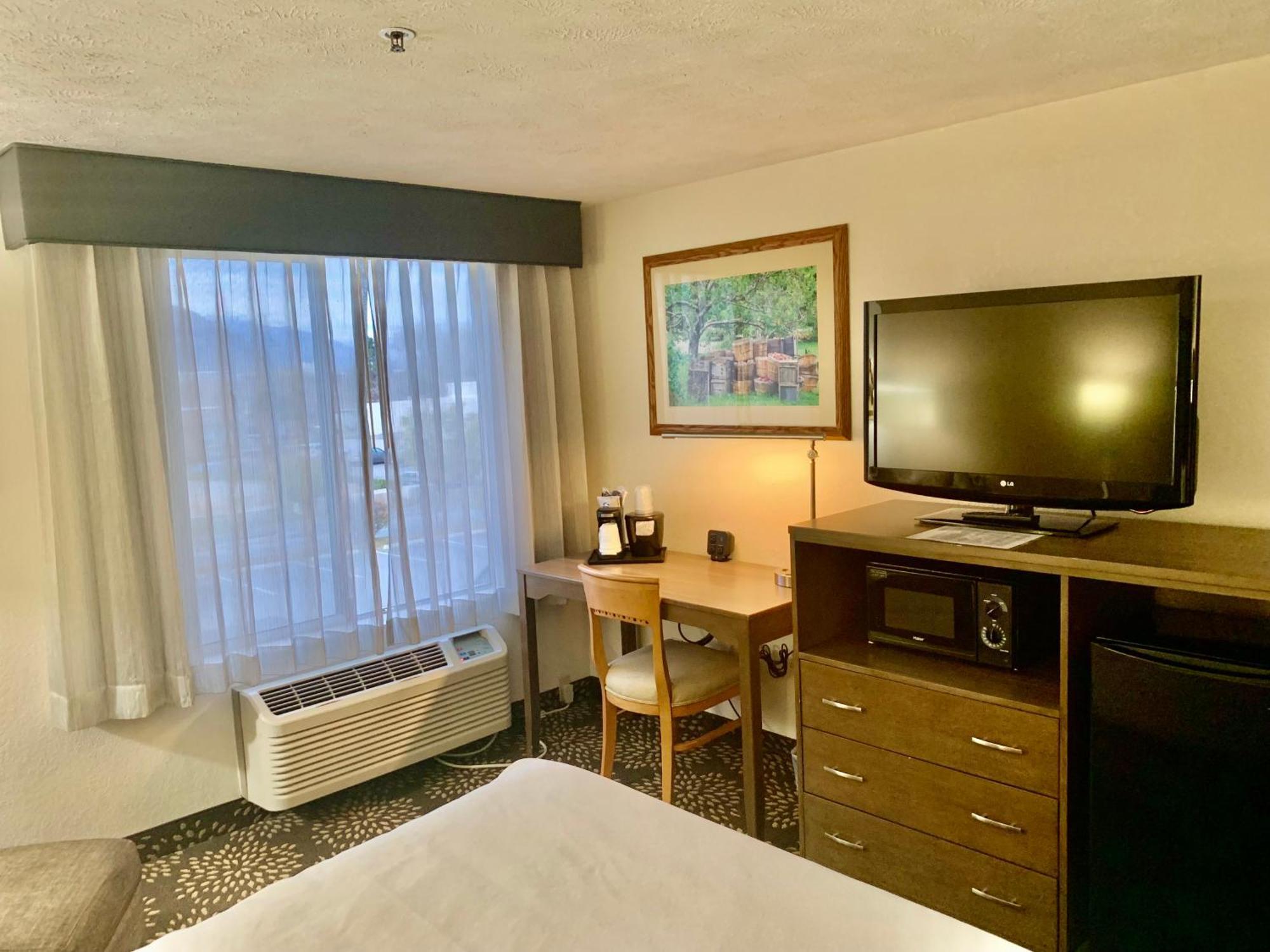Wenatchee Inn Bagian luar foto