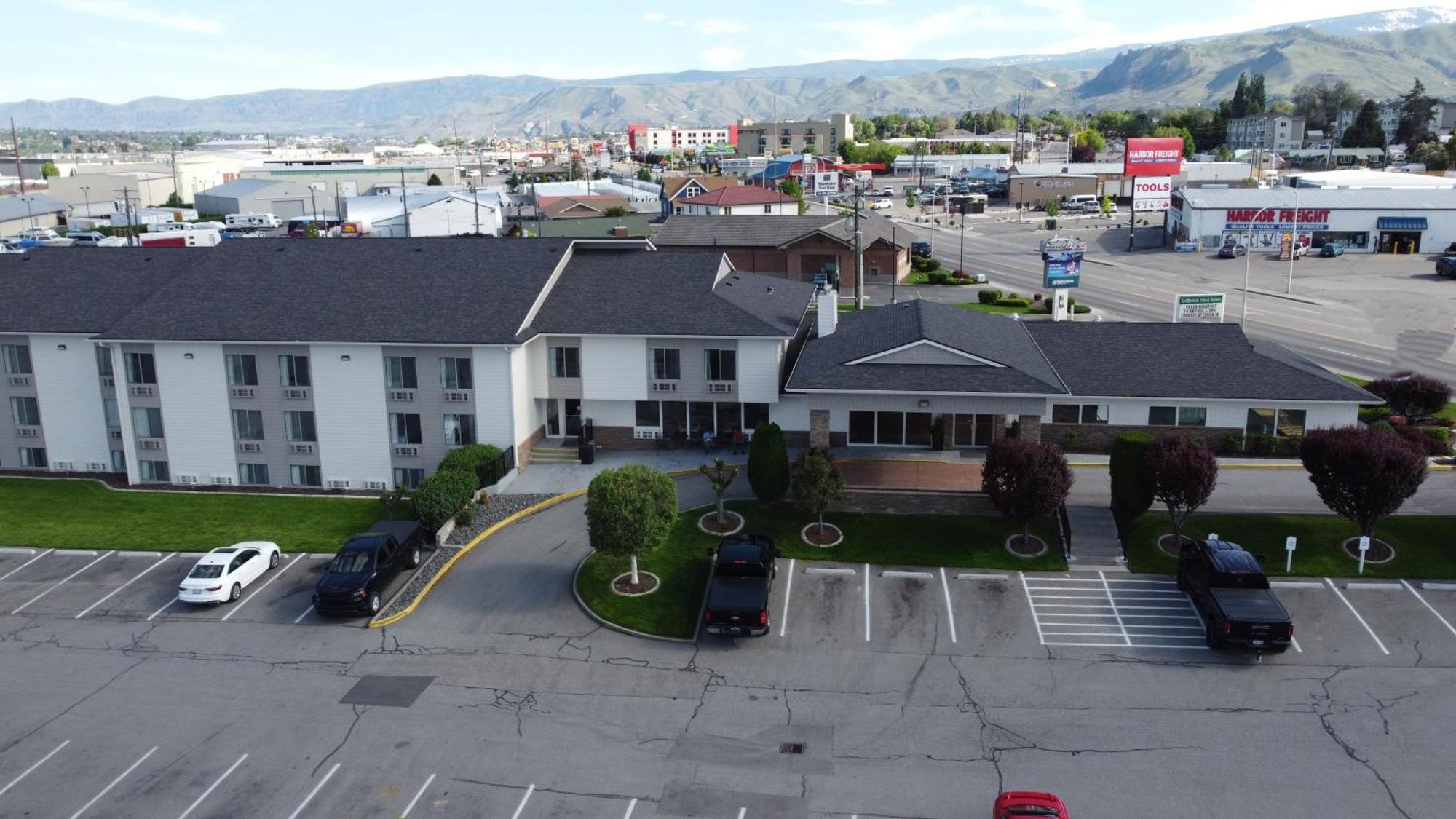 Wenatchee Inn Bagian luar foto