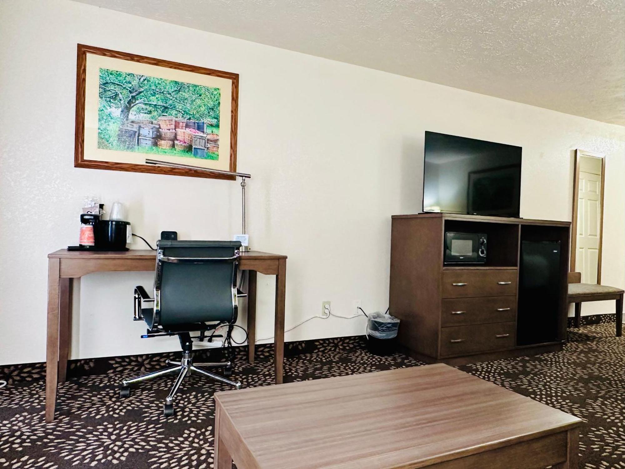 Wenatchee Inn Bagian luar foto