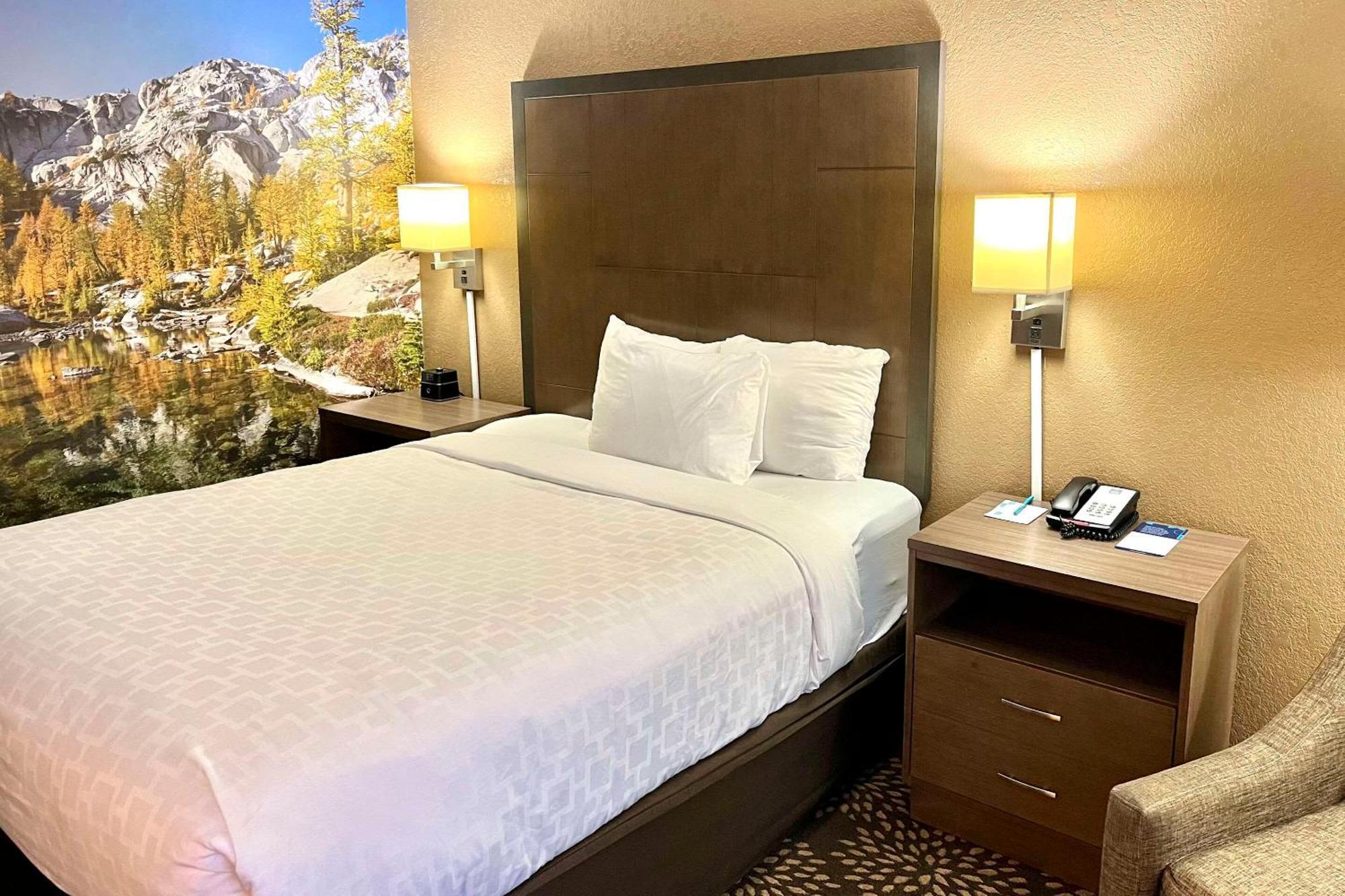 Wenatchee Inn Bagian luar foto