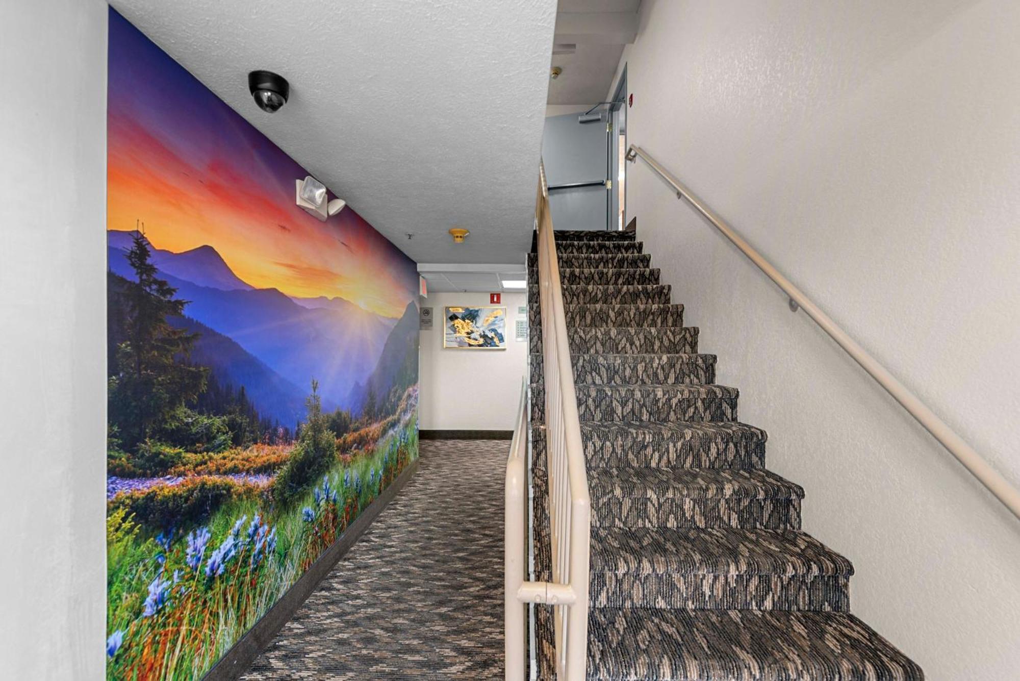 Wenatchee Inn Bagian luar foto